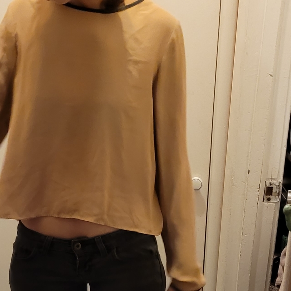 🌟🥂Forever 21 M Keyholes tan black trim long sleeve - Picture 13 of 15